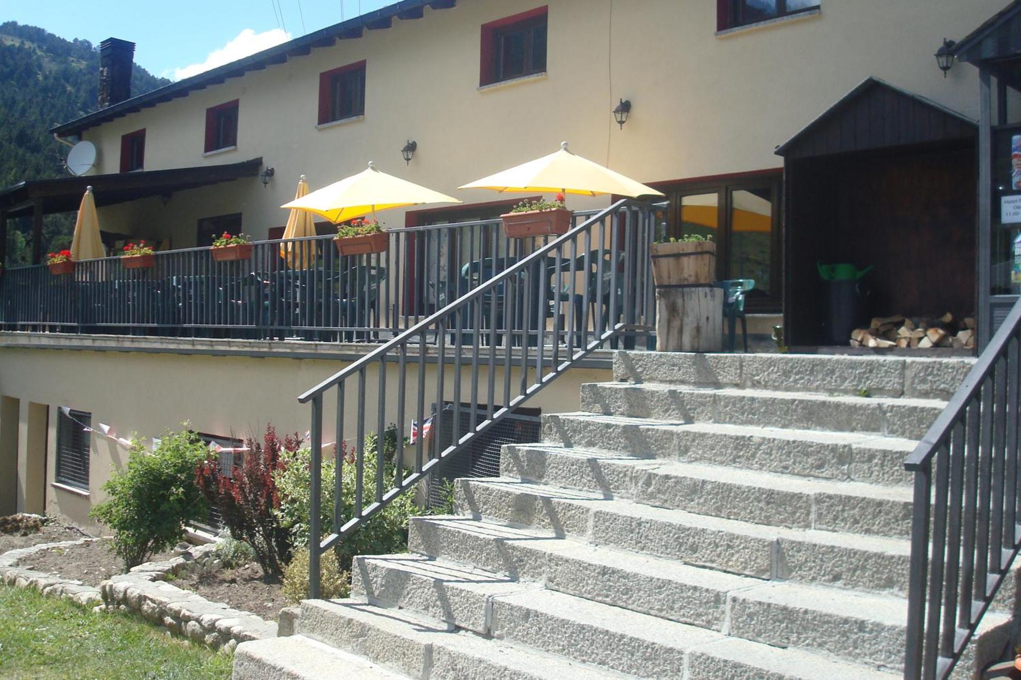 Hotel Peretol Солдеу Экстерьер фото