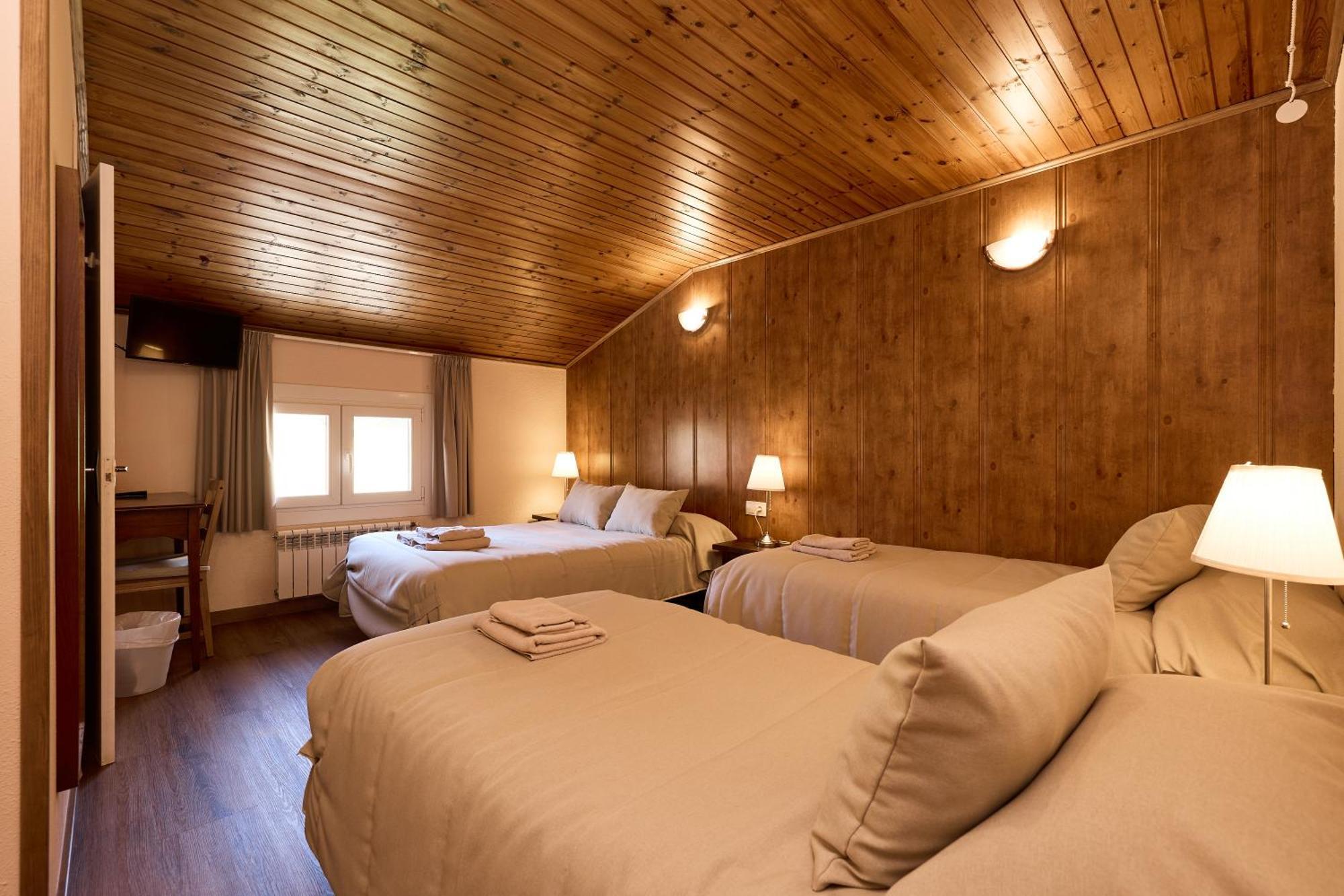 Hotel Peretol Солдеу Экстерьер фото