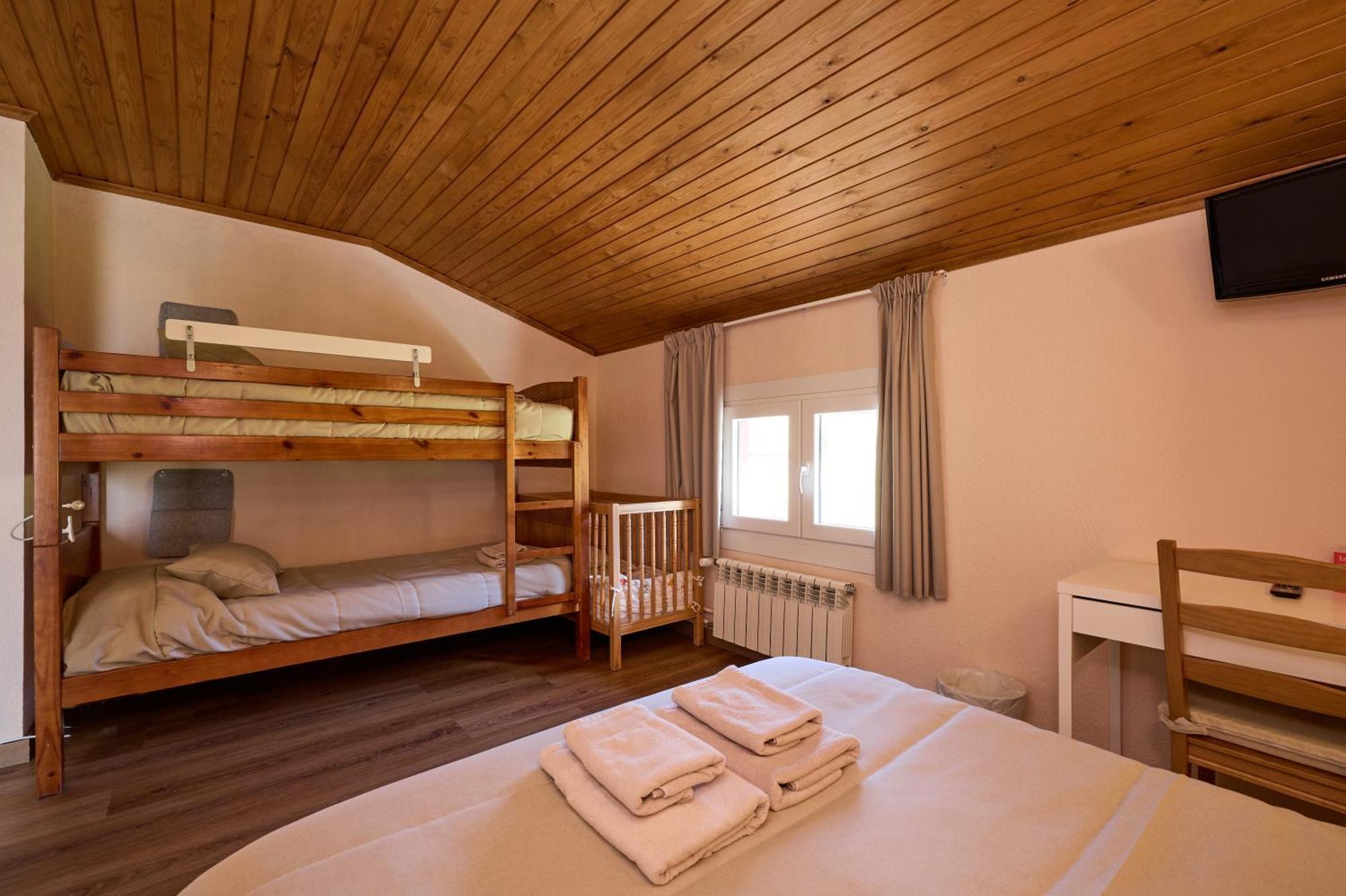 Hotel Peretol Солдеу Экстерьер фото